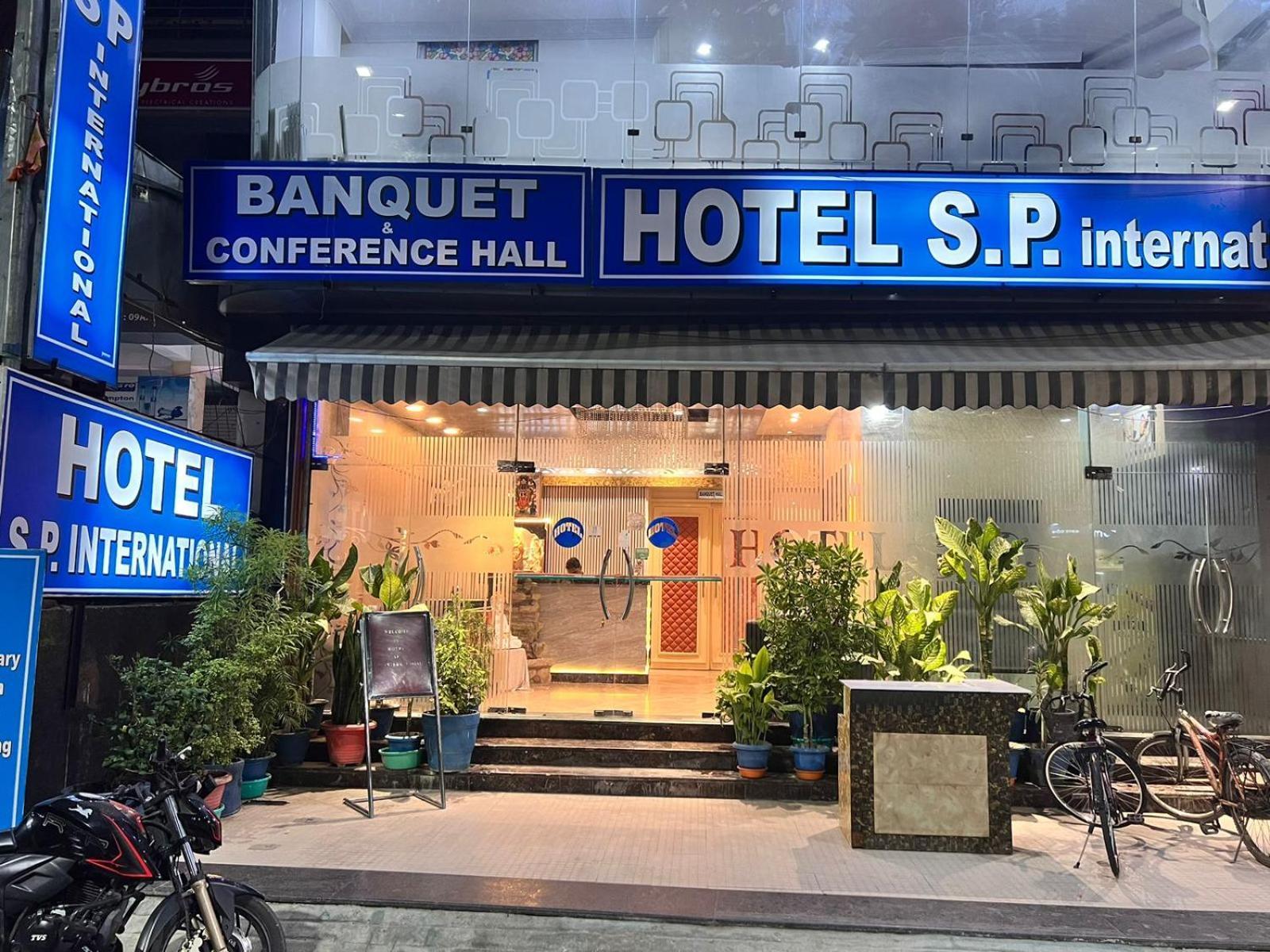 Hotel S P International A Unit Of Mavis Group Lucknow Exterior foto